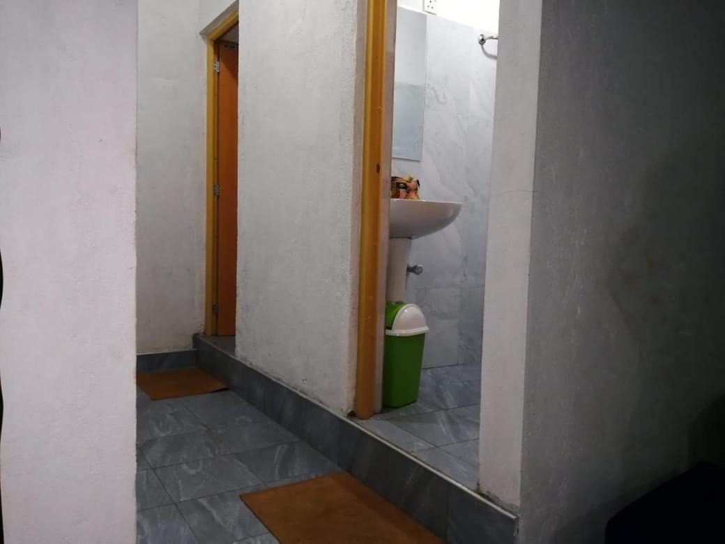 Ella Foret Hostel Екстериор снимка